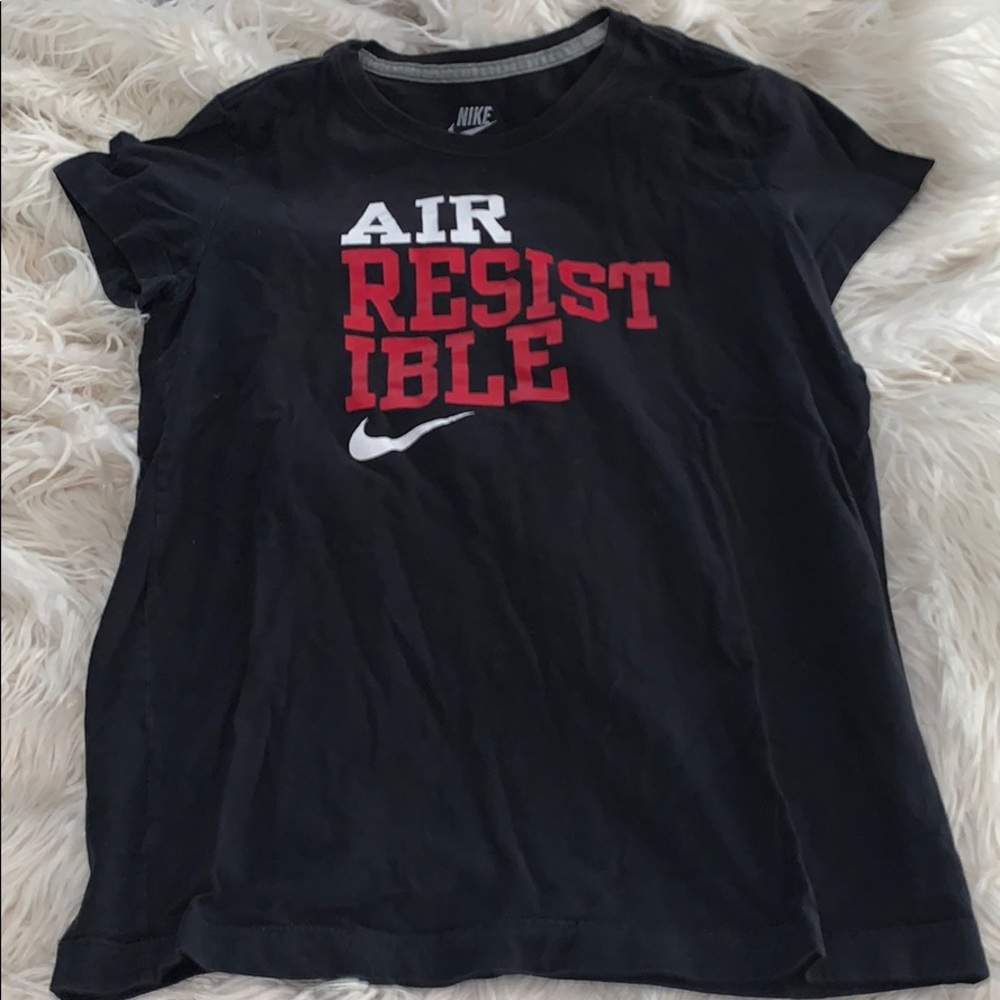 Women’s Nike tee-shirt